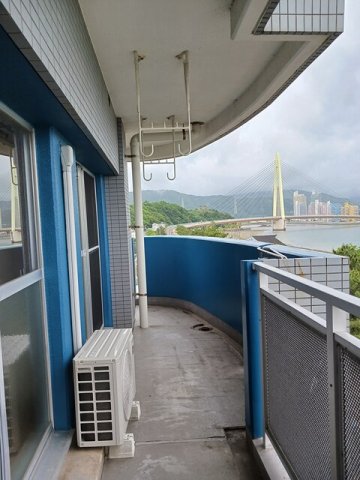 バルコニー　外からの目が気にならないバルコニーで洗濯物が干せます