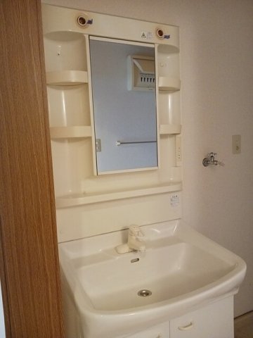 洗面設備　使いやすい洗面所です