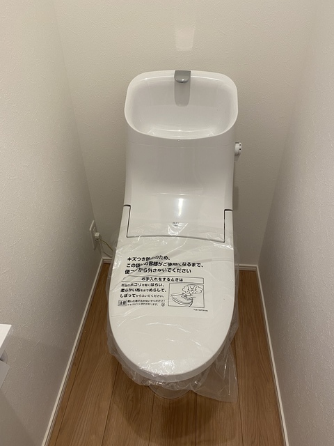 トイレ　もちろんシャワートイレ完備