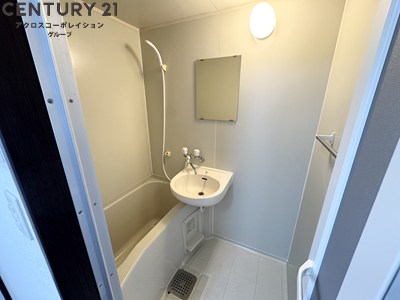 バス・シャワールーム　シンプルなお風呂です。