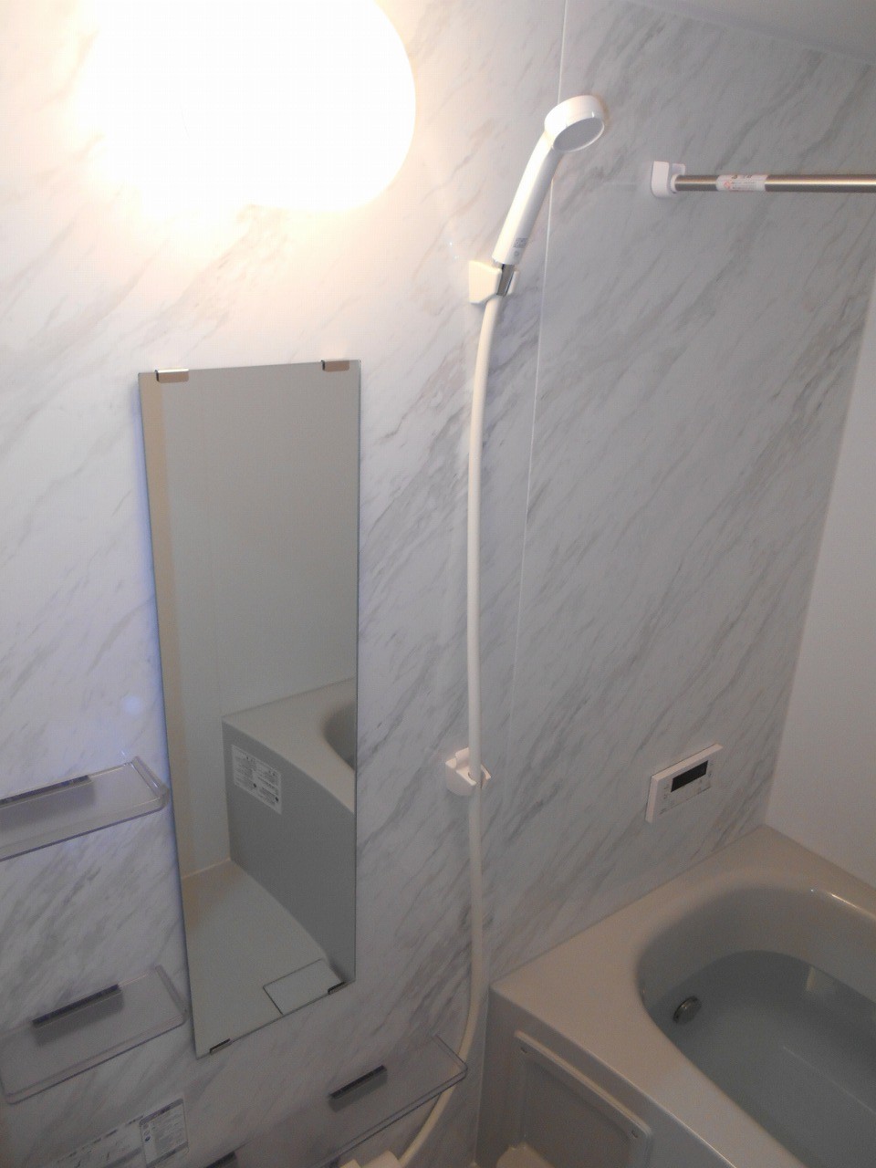 バス・シャワールーム　追い炊き給湯、浴室乾燥機