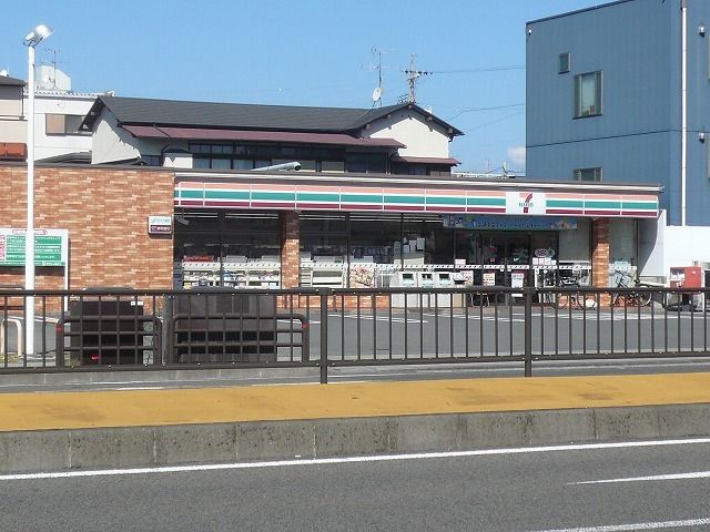 コンビニ　セブンイレブン静岡中田2丁目店（コンビニ）まで300m
