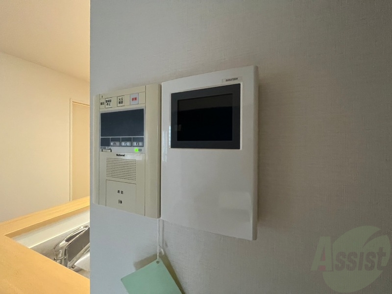 セキュリティ　ＴＶモニター付インターホンです。来客者の顔が見えるので安心！