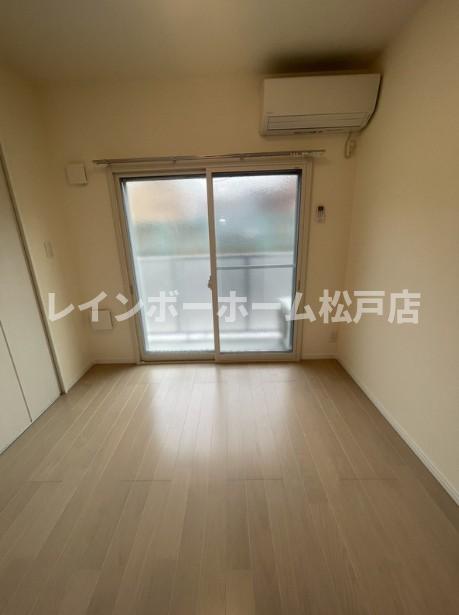 その他部屋・スペース　落ち着いて過ごせるお部屋なので、寝室にいかがでしょうか