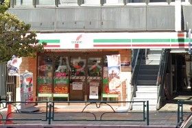 コンビニ　セブンイレブン高田馬場2丁目店（コンビニ）まで113m