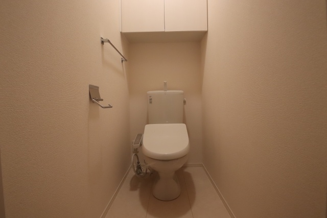 トイレ　同タイプ別室の参考写真です。※現況優先