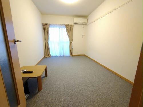 居室・リビング　1階はフローリング仕様です。