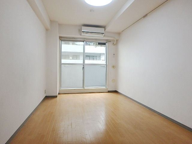 眺望　明るい室内