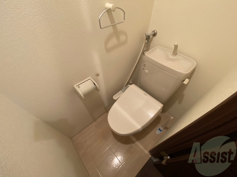 トイレ　ウォシュレット機能がついたトイレ。安心して使用できますね。