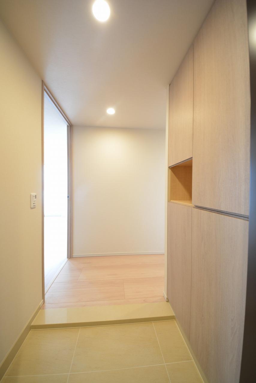 玄関　プラウドタワー安堂寺　玄関