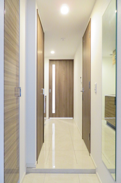 玄関　人感センサー付き玄関照明あり