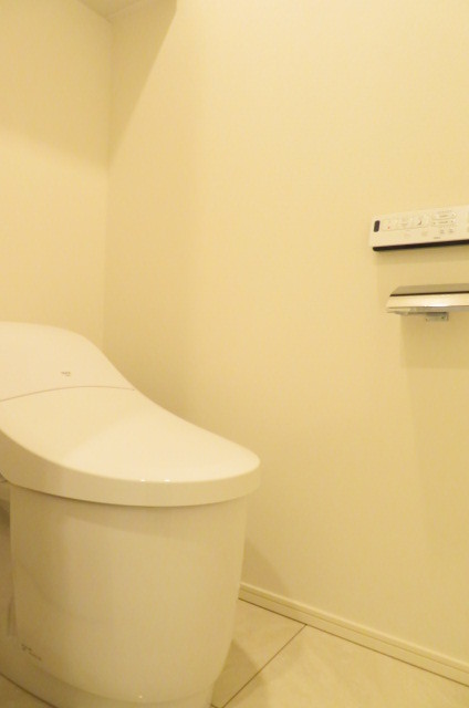 トイレ　温水洗浄便座付洋式便器