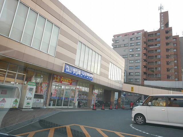 ドラックストア　株式会社サンキュードラッグ／到津店（ドラッグストア）まで70m