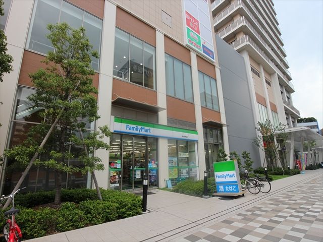 コンビニ　ファミリーマート（コンビニ）まで1200m