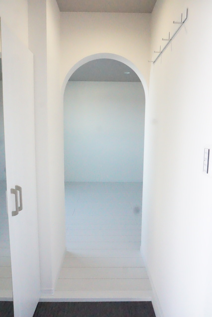 玄関　玄関入るとアーチ型の下がり壁がお出迎え☆