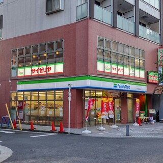 飲食店　サイゼリヤ 京急鶴見駅東口店（飲食店）まで96m