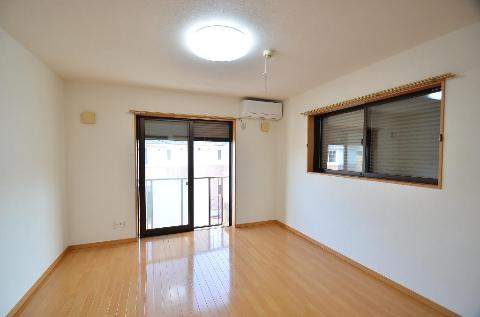 居室・リビング　室内