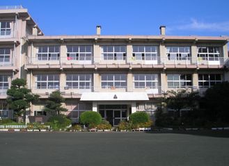 小学校　千葉市立 幕張小学校（小学校）まで680m