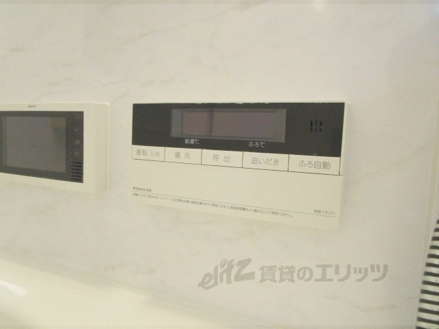 その他設備　給湯器リモコン