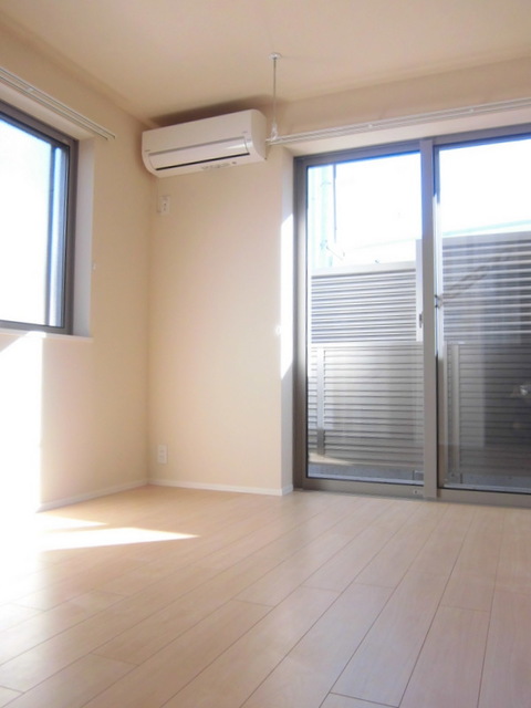 居室・リビング　★6.7帖の洋室★