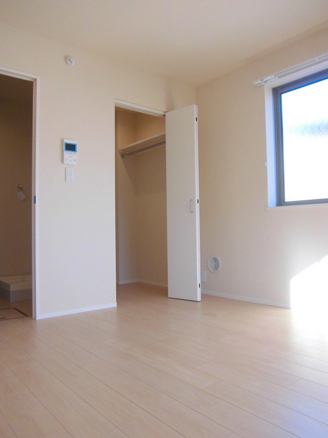 その他部屋・スペース　★バルコニーから見た洋室★