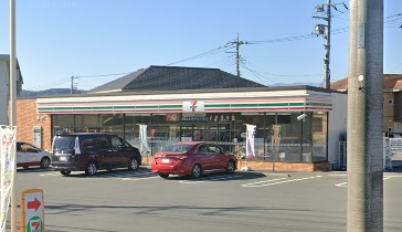 コンビニ　セブンイレブン（コンビニ）まで1907m