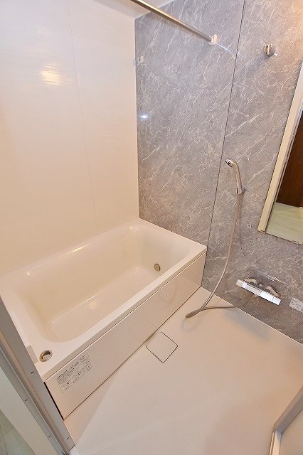 バス・シャワールーム　★追焚機能＆浴室乾燥機付き浴室★