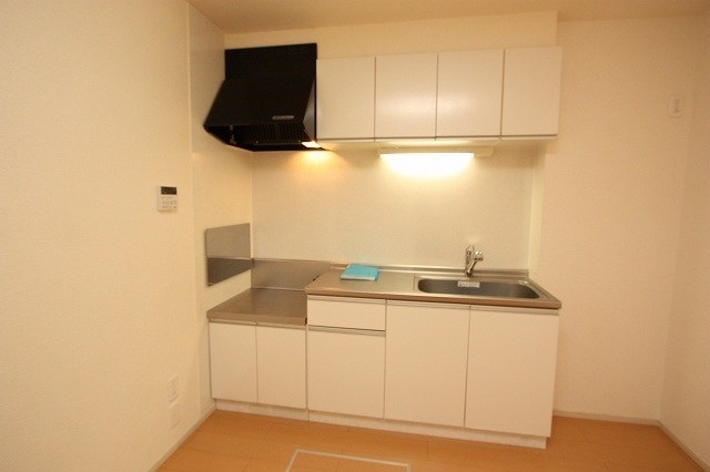 キッチン　コンロ設置可。お好きなコンロを設置ください。