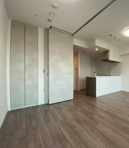 居室・リビング　こちらのリビングで趣味の時間をお楽しみください♪