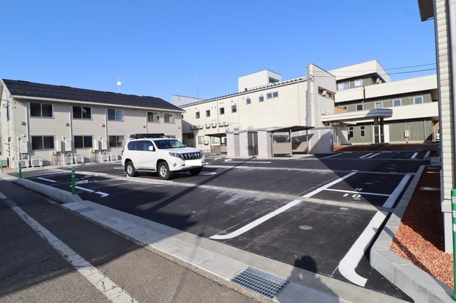 駐車場　駐車場