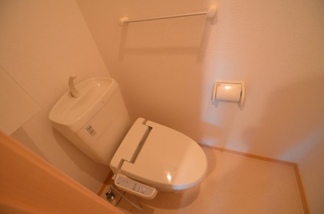 トイレ　気分すっきり温水洗浄便座