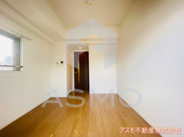 居室・リビング　同マンション別部屋参考写真