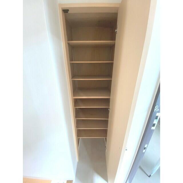 収納　シューズボックス