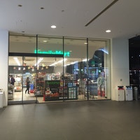 コンビニ　ファミリーマートフェニックスプラザ摩耶店（コンビニ）まで398m