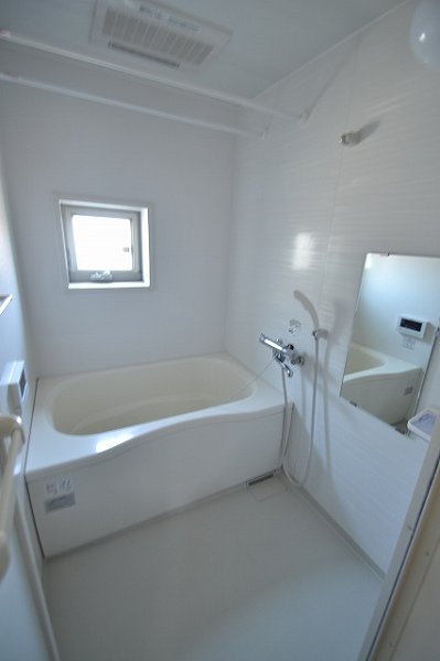 バス・シャワールーム　追い焚きできます。