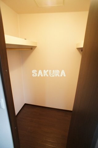 収納　洋服や荷物が多くても安心なウォークインクローゼットです♪