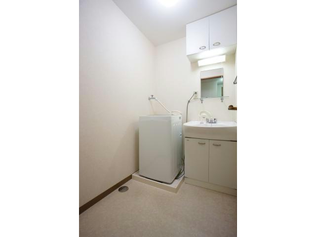 洗面設備　洗濯機付き