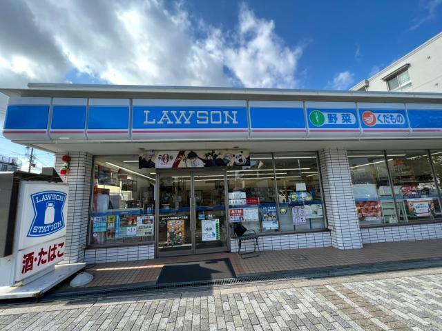 コンビニ　ローソン浜松鴨江1丁目店（コンビニ）まで222m