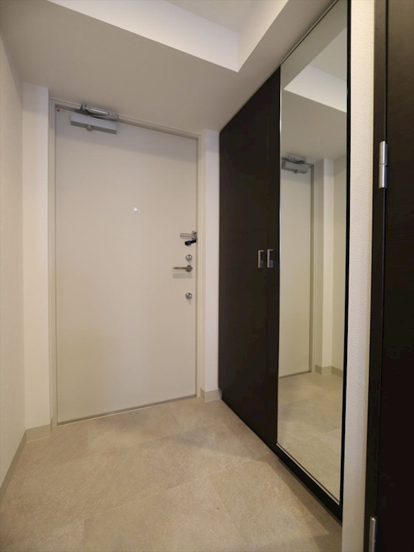 玄関　玄関　シューズボックス付（収納充実してます）