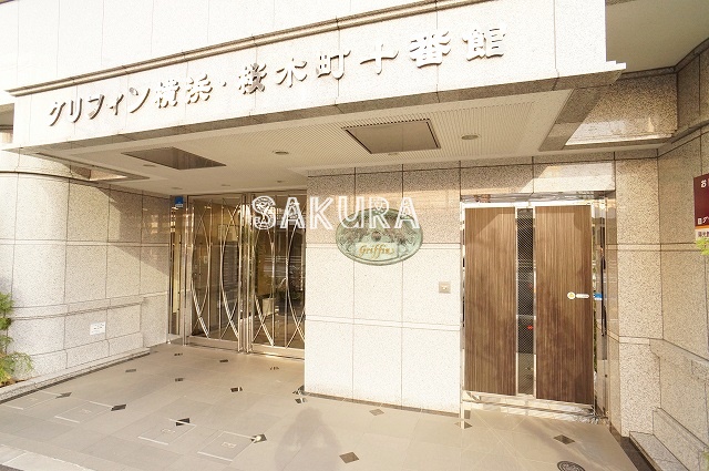 エントランス　帰りが楽しみになる重厚感あるエントランスです♪