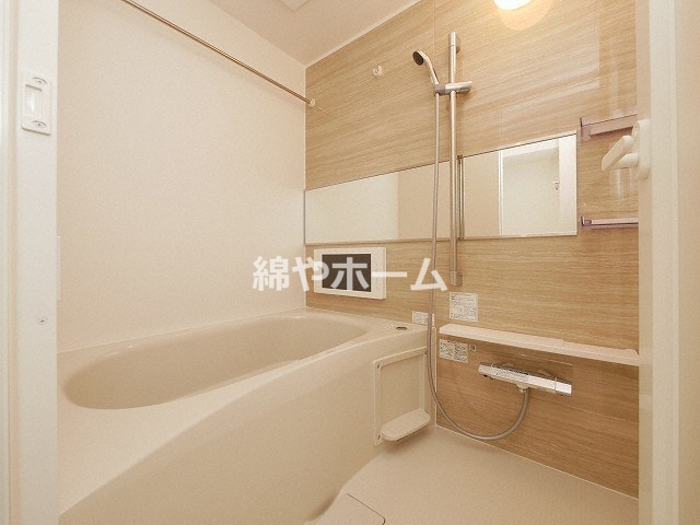 バス・シャワールーム　ゆったり過ごせるお風呂です