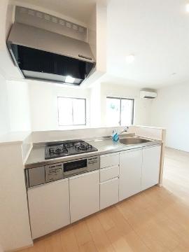 キッチン　3口ガスコンロ（イメージ）