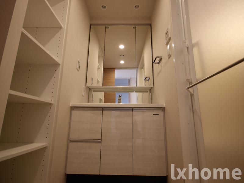 洗面設備　脱衣スペースもあります