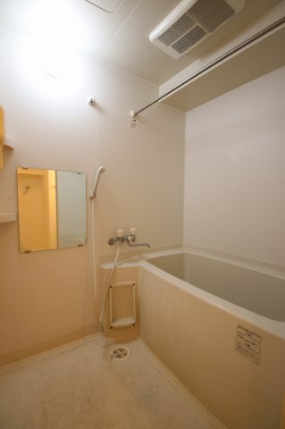 バス・シャワールーム　お風呂で日々の疲れを落としましょう