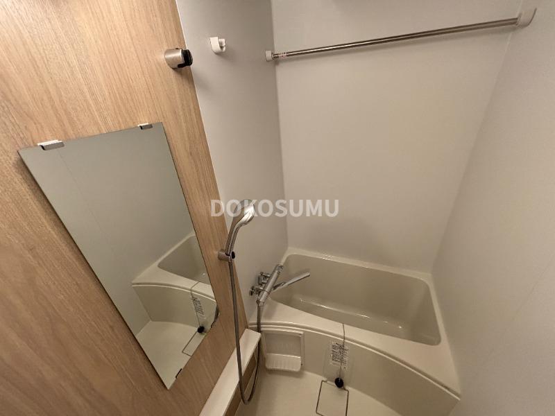 バス・シャワールーム　一日の疲れをやさしく癒やす、清潔感あふれるリラックスバス。