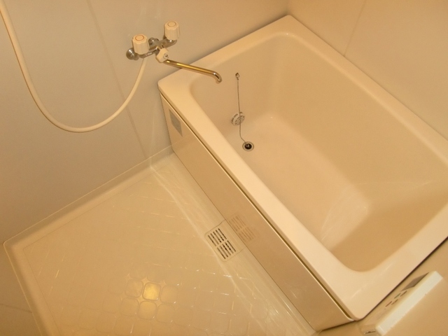 バス・シャワールーム　同建物別号室