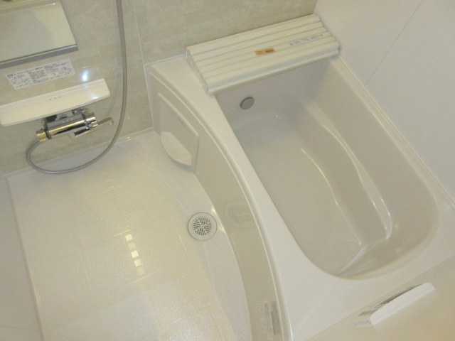 バス・シャワールーム　★追い焚き機能付きのバスルーム★