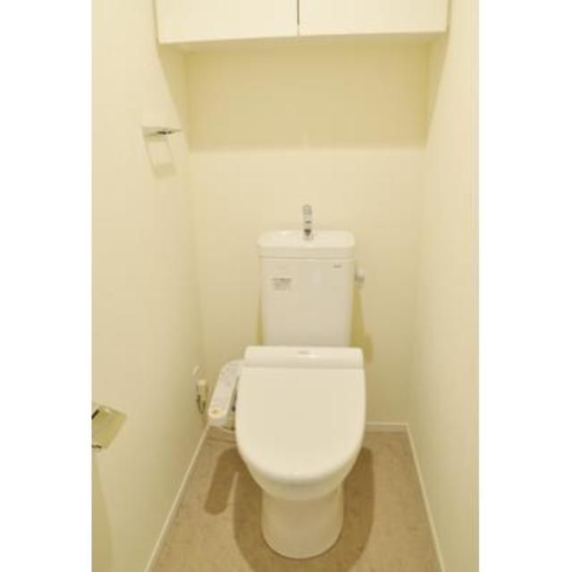トイレ　※写真は同タイプ住戸です。
