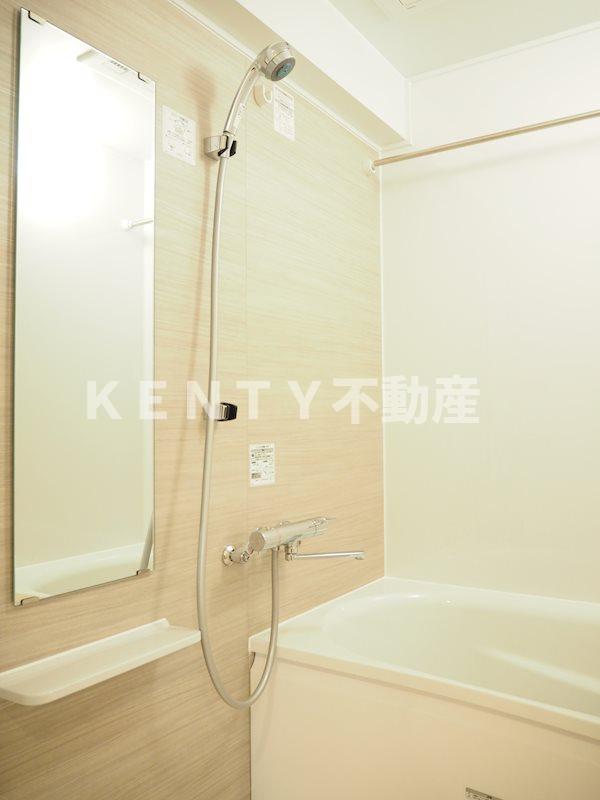 バス・シャワールーム　コンパクトで使いやすいお風呂です