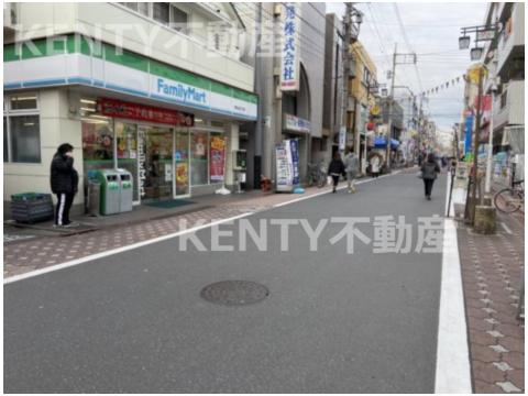 コンビニ　ファミリーマート 西糀谷四丁目店（コンビニ）まで497m